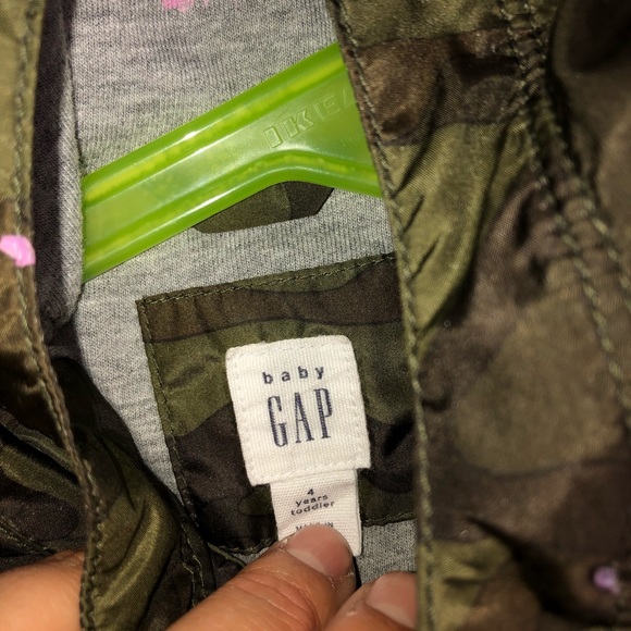 Kids Baby Gap Size 4 Camo windbreaker - Picture 3 of 4